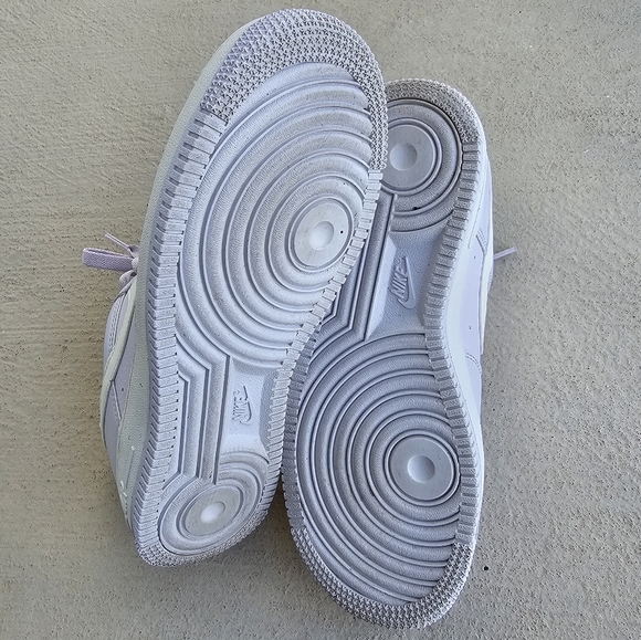 Nike Air Force 1 Women Sneakers - Picture 6 of 12